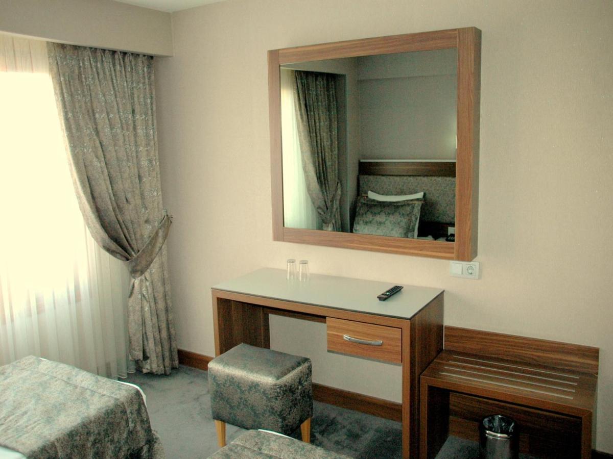 Hotel Buyuk Paris Istanbul Rom bilde